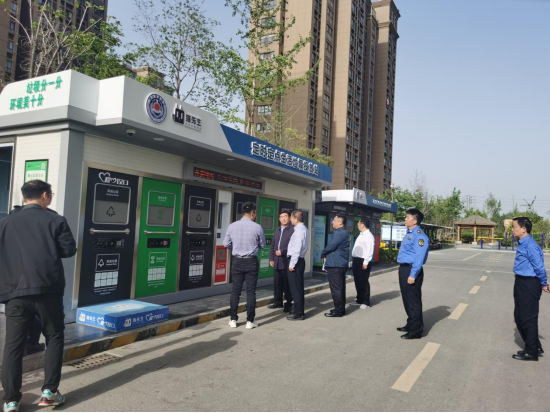 華展貓先生，智能垃圾分類設(shè)備廠家，定時(shí)定點(diǎn)生活垃圾投放點(diǎn)